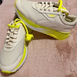 PUMA Women's Beige and Neon Yellow Sneakers